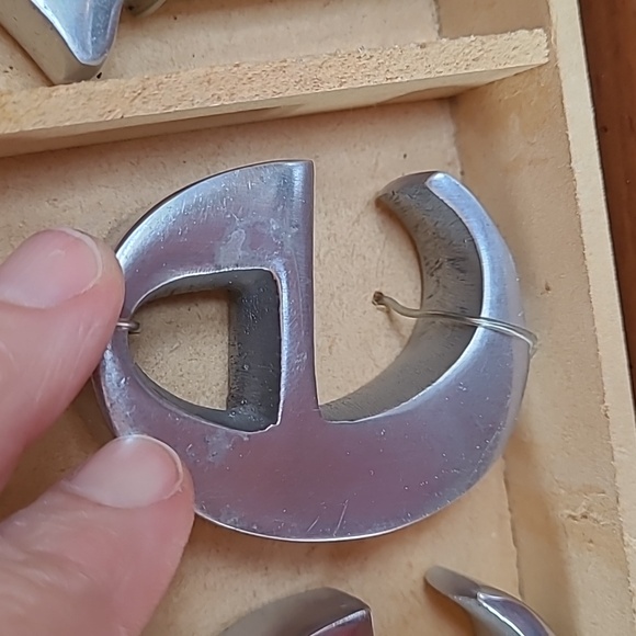 Metal Letters "Sweet Kiss" or "Wet Kisses" Silver Freestanding Shelf Decor NWOT - Picture 9 of 10